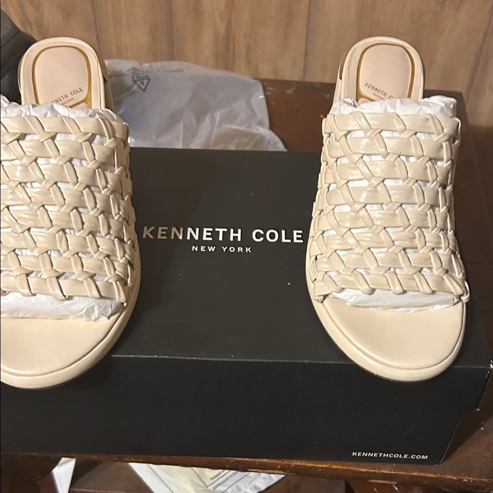 Kenneth Cole Women's Solara Slide Sandal